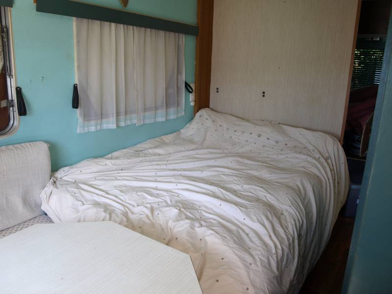 Lit double dans la caravane